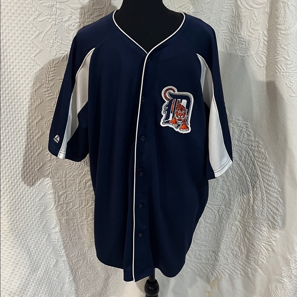 Majestic Detroit‎ Tigers navy blue and white baseball jersey, size large